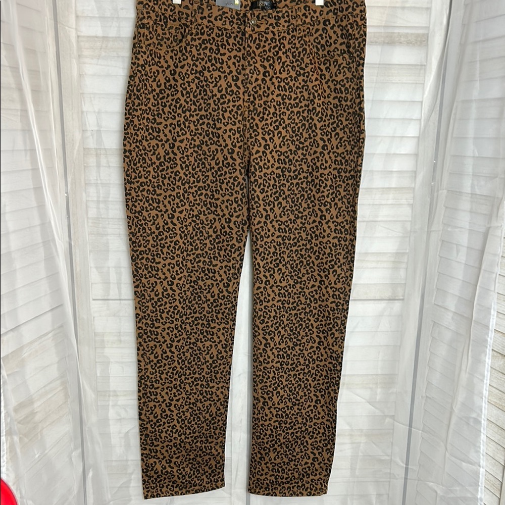 NWT Lucky & Blessed Leopard Print Boyfriend Pants. Size 18 - Picture 1 of 11